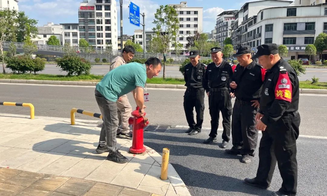 躍尚物業組織開展消防演練(圖2)